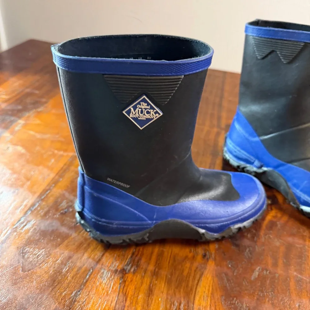Muck Boot Company Hale Kids Black Blue Waterproof Rain Boots Size 13 US